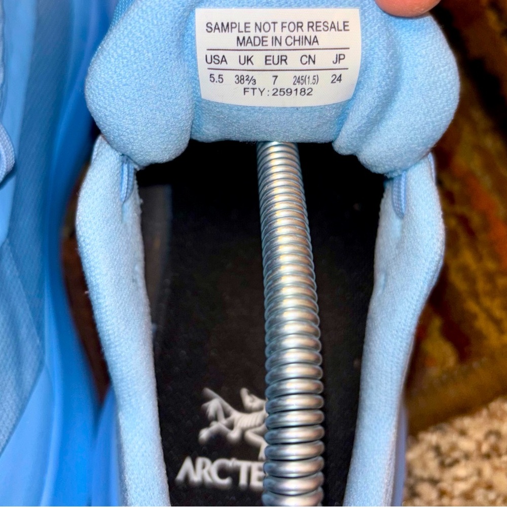 Arc'teryx Women's Norvan Vibrant Blue Athletic Shoes - Picture 7 of 16